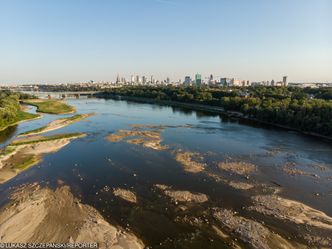 Susza w Polsce. Wysychają studnie i rzeki. Już ponad 320 ograniczeń zużycia wody w kraju
