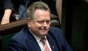 Ministrowi Zielińskiemu ktoś ciągle podrzuca świnię. To cena za ciężką służbę