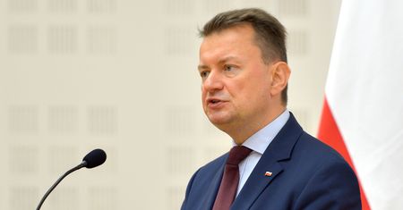 Błaszczak o prezydenckich projektach ustaw o sądach: PiS ma do nich uwagi