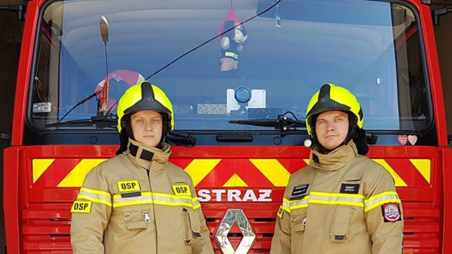 Strażacy OSP z Aleksandrowa Kujawskiego nie mogą wyjeżdżać do akcji swoim wozem. Po dwóch latach urzędnicy dopatrzyli się, ze brakuje certyfikatu..