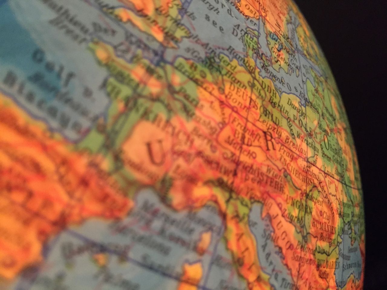 Często myli się te stolice. Odgadniesz poprawną?