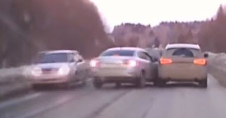 #dziejesiewmoto: wyprzedanie na trzeciego, pirat drogowy i BMW i8 Spyder