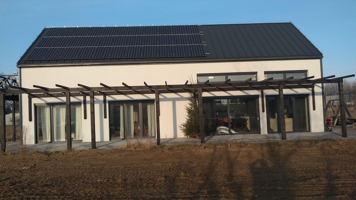 Dwa lata temu w domu zeroenergetycznym zamieszkał Ireneusz Kocon. Całą inwestycję określa jako "projekt romantyczny".