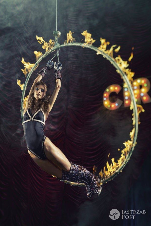 Natalia Karabasz z Top Model 6 - sesja w cyrku