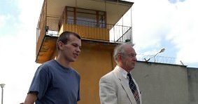 Areszt za podrobienie legitymacji uchylony