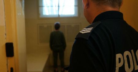 Szukali go listem gończym. Wpadł na czerwonym świetle