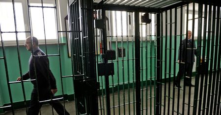 Domaga się dwóch milionów za niesłuszny areszt. Dramatyczna relacja Rumuna