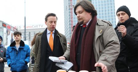 Tłusty czwartek u polityków. Pączki w Sejmie, Pałacu Prezydenckim oraz podczas kampanii