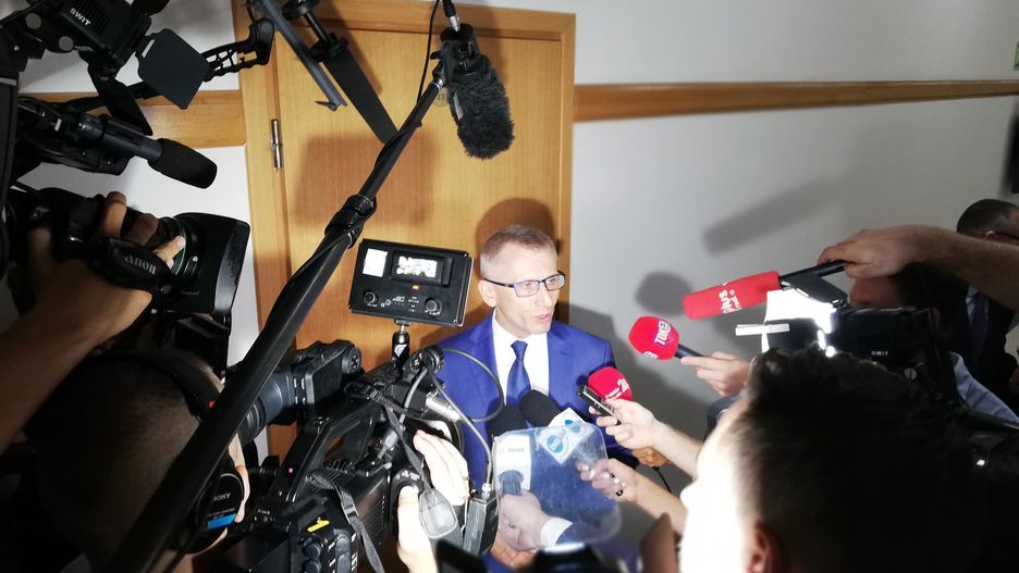 Rozpoczął się proces ws. przekroczenia uprawnień przez prezesa NIK Krzysztofa Kwiatkowskiego (na zdjęciu w sądzie), byłego barona PSL Jana Burego i radcy prawnego NIK Pawła A.