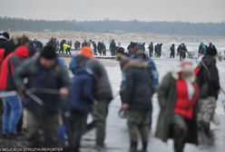 "Prawdziwy szał" po sztormie. Tłumy szukają "złota Bałtyku" na plażach