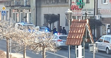 Kraków. Koszyce. Próba napadu na bank. "Przedmiot przypominający broń"