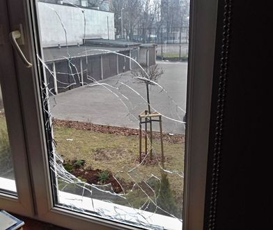 Rozbite szkło i zdemolowane drzwi. Porachunki sąsiedzkie na Mokotowie