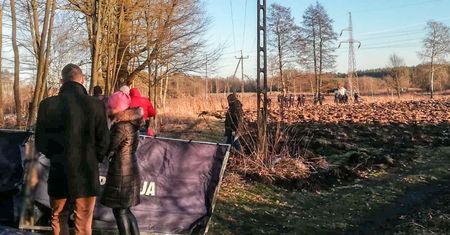 Witoszyn. 47-latek jeszcze żył, gdy podpalił go własny syn