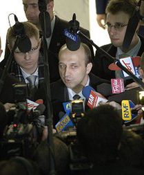 Premier przeprasza za "cieniasów"