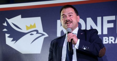 Kolejne kłopoty byłego posła. Artur Zawisza stracił samochód