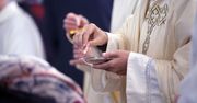 Episkopat ostrzega przed koronawirusem. Księża edukują wiernych na niedzielnych mszach