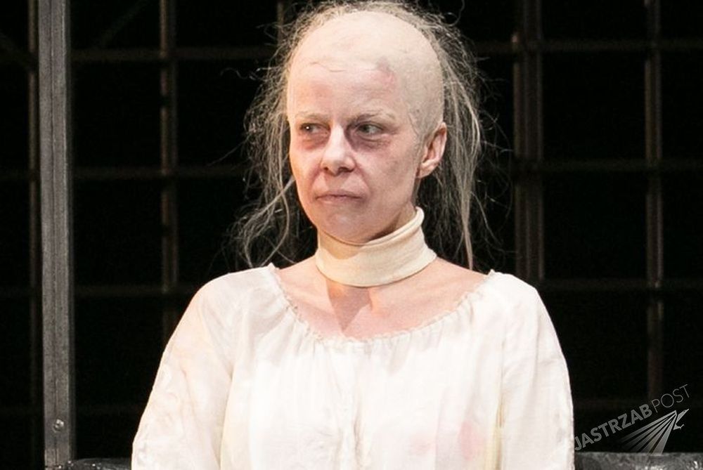 Agata Kulesza jako Marta Stuart na deskach teatru Ateneum
Fot. ona