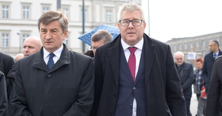 Ryszard Czarnecki broni marszałka Kuchcińskiego. "Prawa nie złamał"