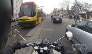 Starszy Pan „uczy kierowcę przepisów”, ale sam może skończyć z mandatem