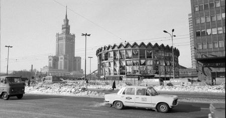 Mija 40 lat od wybuchu Rotundy PKO. Zobacz, jak wyglądała jej historia [GALERIA]
