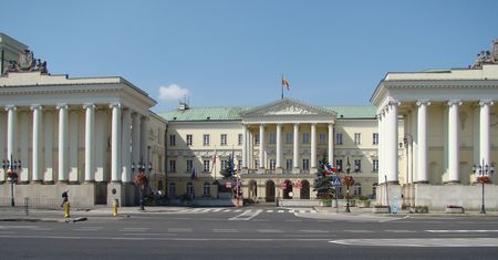 Alarm na pl. Bankowym. Ewakuowano 800 urzędników
