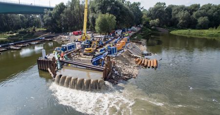 Dworczyk ogłasza sukces. 100 proc. ścieków płynie do "Czajki"