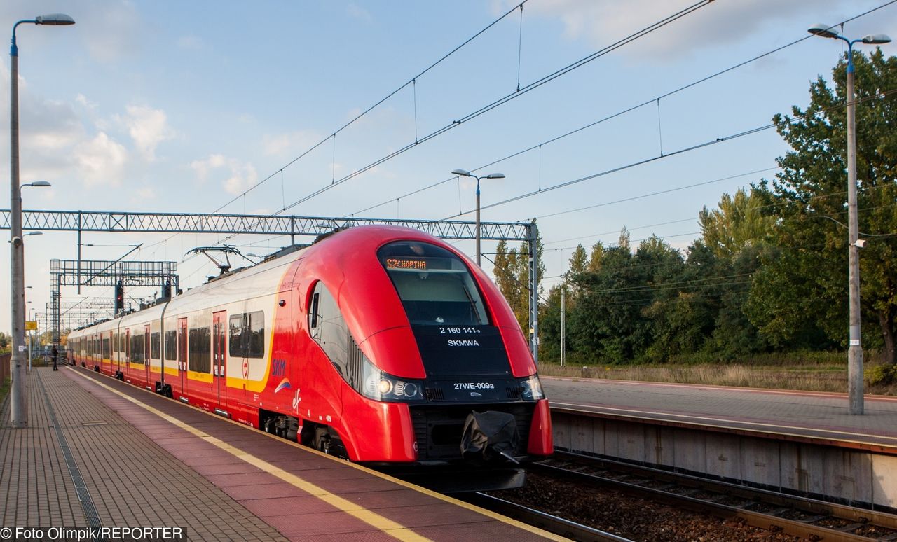 Koparka uszkodziła rurę z gazem w pobliżu stacji Warszawa Falenica- ruch został wstrzymany