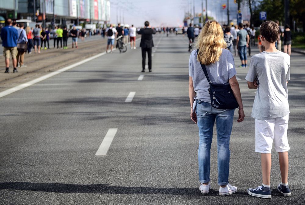 "Godzina W" zatrzymała miasto. Warszawiacy pamiętali