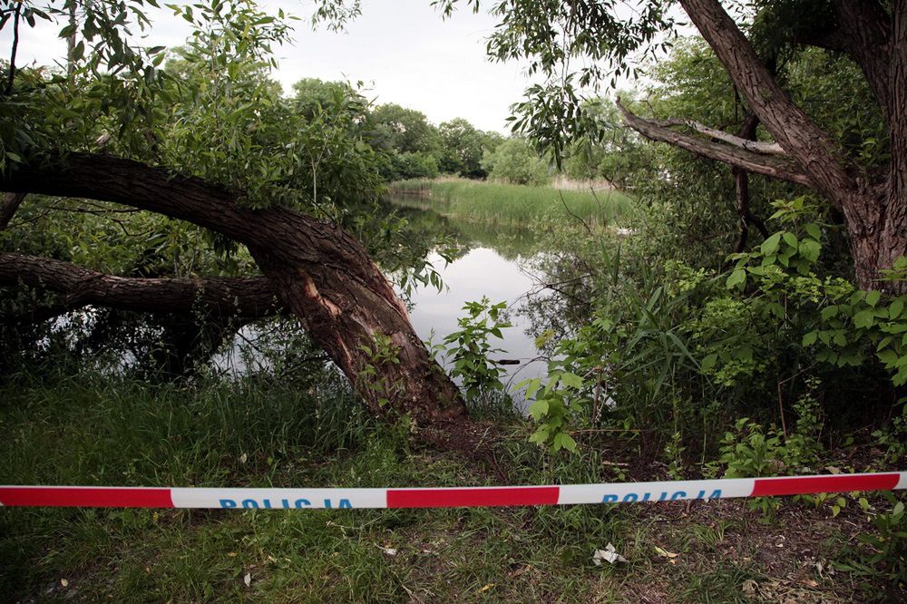 Lubelskie. 20-latka znaleziona nad brzegiem stawu