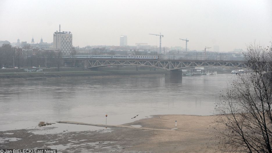 Smog Warszawa - 11 lutego zawartość PM10 w powietrzu przekracza dopuszczalne normy.