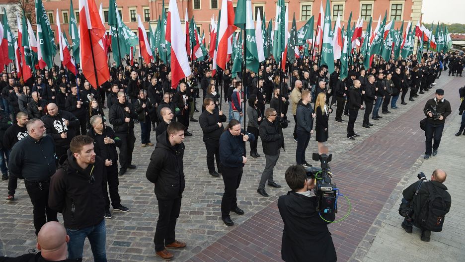 Demonstracja ONR na placu Zamkowym w Warszawie