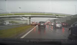 Opady wstrzymują ruch na autostradzie. Takie rzeczy tylko w Polsce