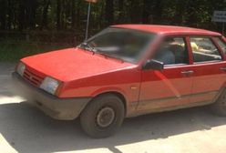 Zatrzymują auto i wyrzucają kamerę dziennikarza Polsatu. Zobacz wideo