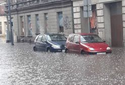 Potężne ulewy nad Polską, zalane ulice i podtopienia. Strażacy mieli pełne ręce roboty