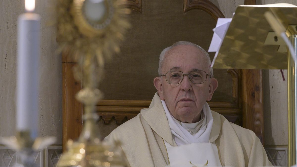 Koronawirus. Papież Franciszek nie chce słyszeć o opuszczeniu Domu Świętej Marty - informuje włoski dziennik.