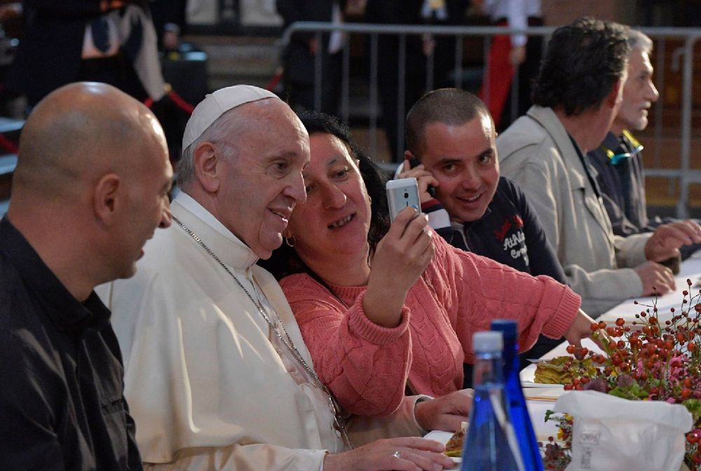 Więźniowie umówieni na lunch z papieżem Franciszkiem uciekli. Policja nie zdołała ich złapać