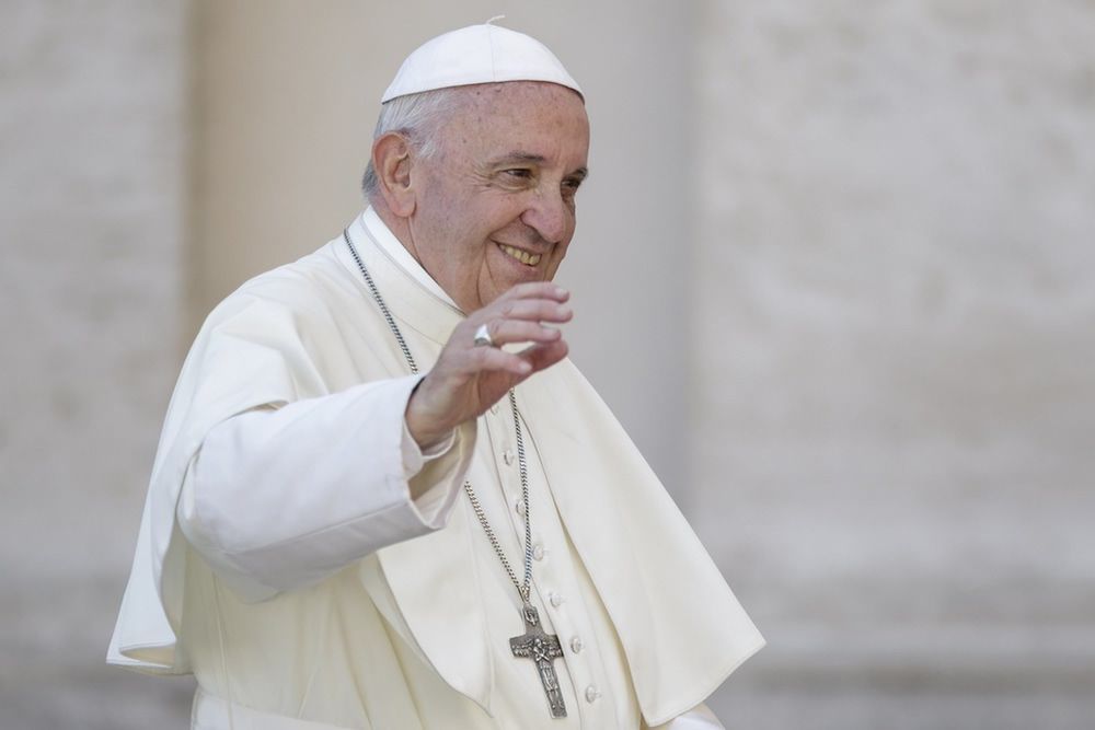 Kontrowersyjne zachowanie papieża. Watykan wyjawił powód