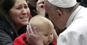 „Ona nie jest do mycia naczyń i do roboty”. Papież Franciszek o tym, jak ważne są kobiety