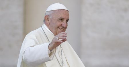 Niezwykły gest papieża na imieniny. Rozdał lody ubogim i bezdomnym