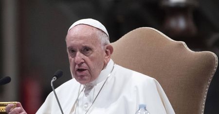"Tylko nie mów nikomu" z hiszpańskimi napisami. Twórcy chcą, by film obejrzał papież Franciszek