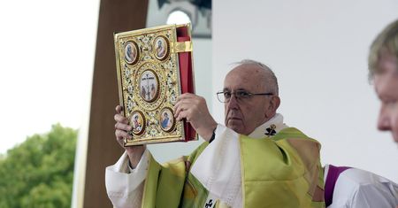 Polski akcent papieskiej pielgrzymki do Irlandii. Franciszek był ubrany w "nasze" szaty