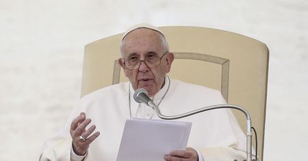 Papieska komisja wysłucha ofiar pedofilii