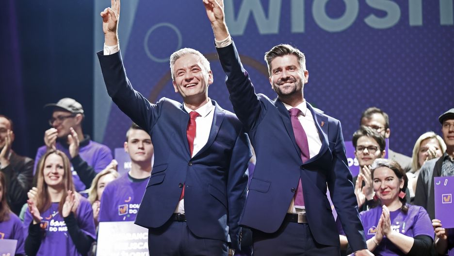 Biedroń zapowiada, że przyjmowałby pieniądze z 500+