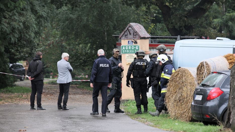 Godziszewo. Rodzeństwo zabarykadowało się w mieszkaniu