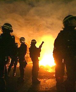 Kolejna noc zamieszek pod Paryżem