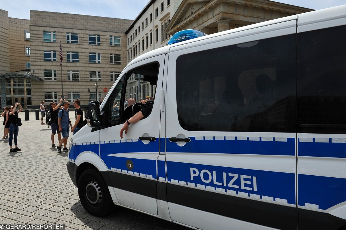 Niemcy. Nastolatki chciały odbić kolegę z komisariatu policji, wywołały zamieszki