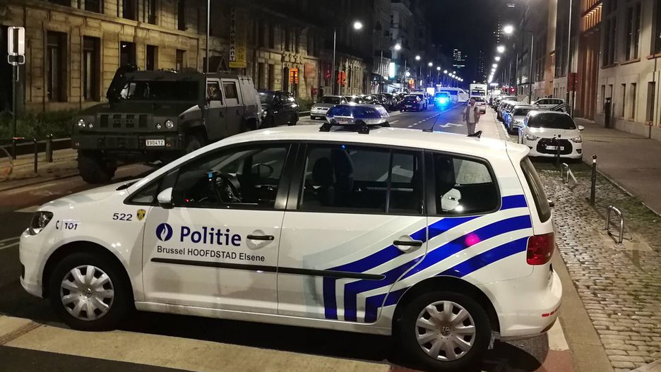 Belgia. Na ulicach Brukseli w ruch poszły kamienie i kawałki szkła.