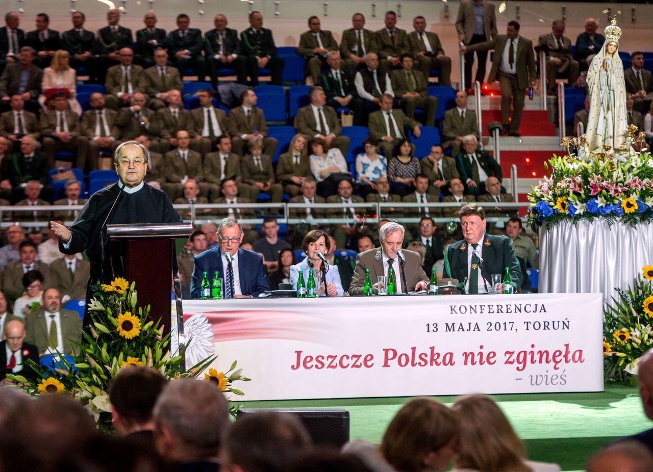 Głośna konferencja u ojca Rydzyka. "Prezes naszym guru"