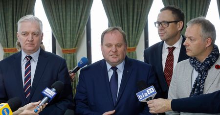 Jarosław Kaczyński kazał rozbić PSL. "Mieciu dał się nabrać"