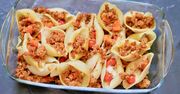 Makaronowe muszle z mozzarellą i mięsem
